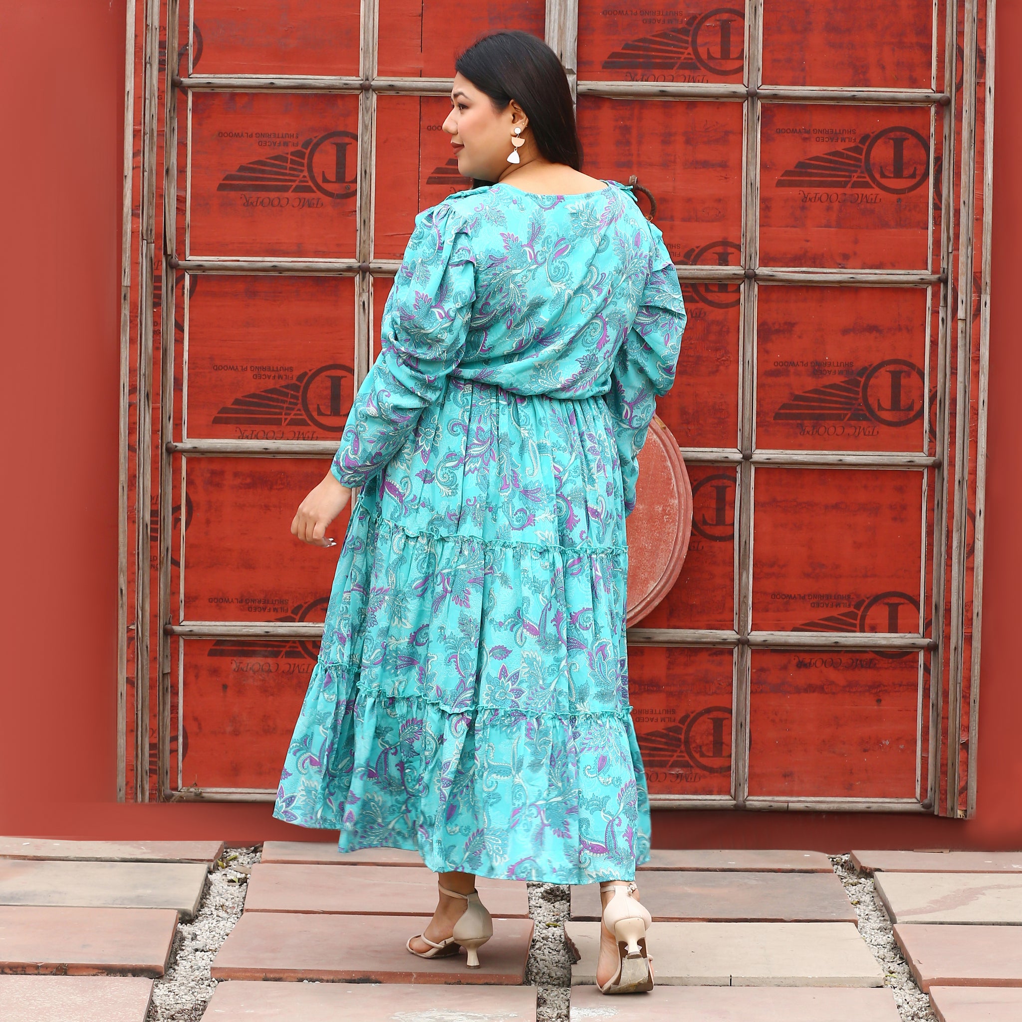 Darya Curve Blue Paisley Maxi Dress