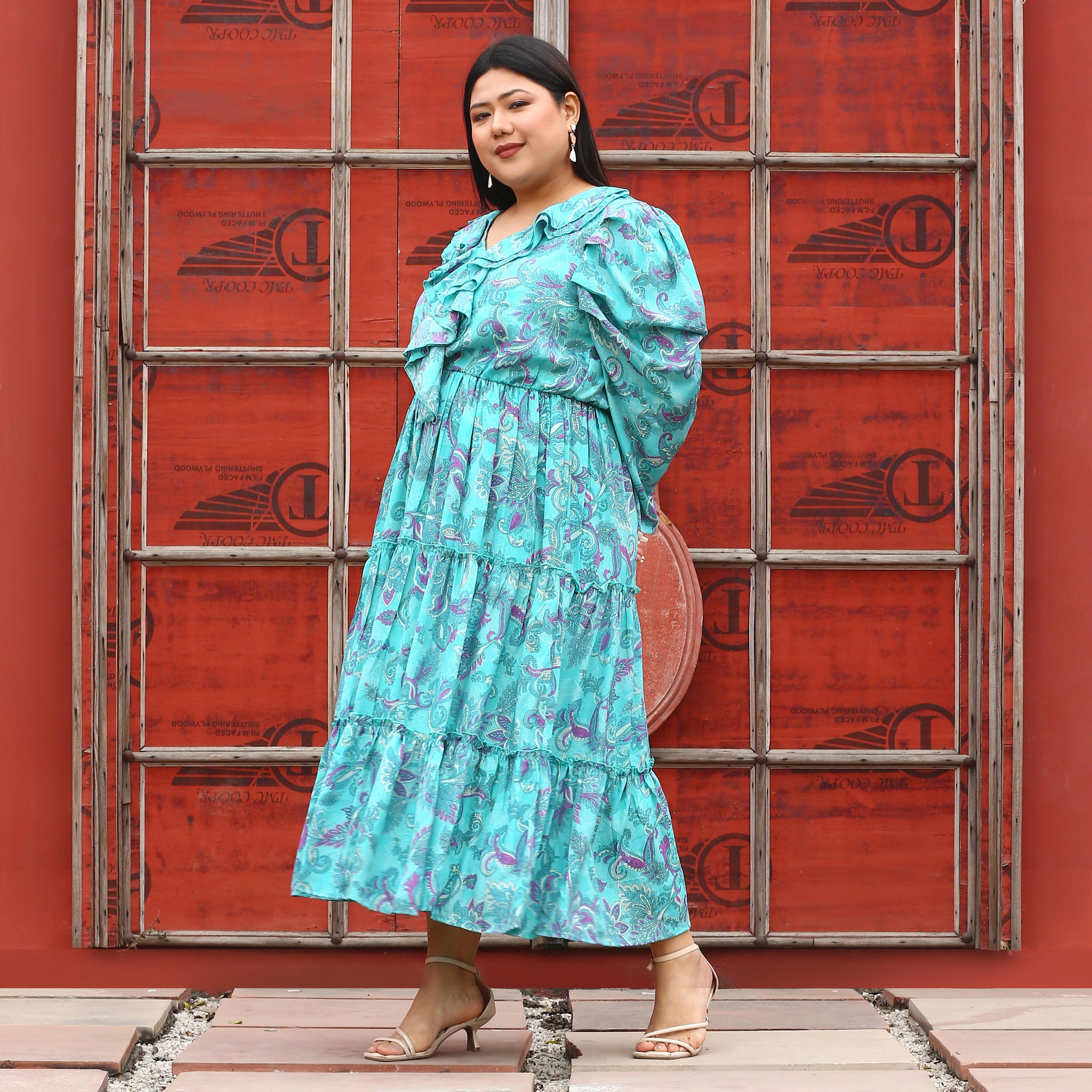 Darya Curve Blue Paisley Maxi Dress