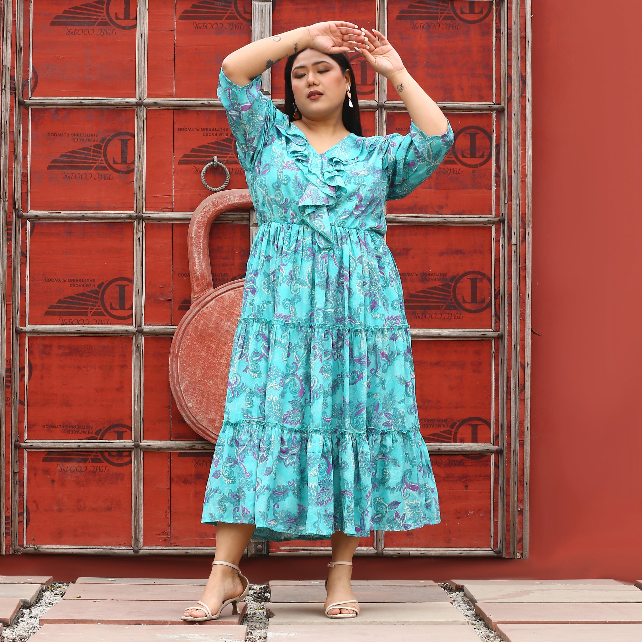 Darya Curve Blue Paisley Maxi Dress