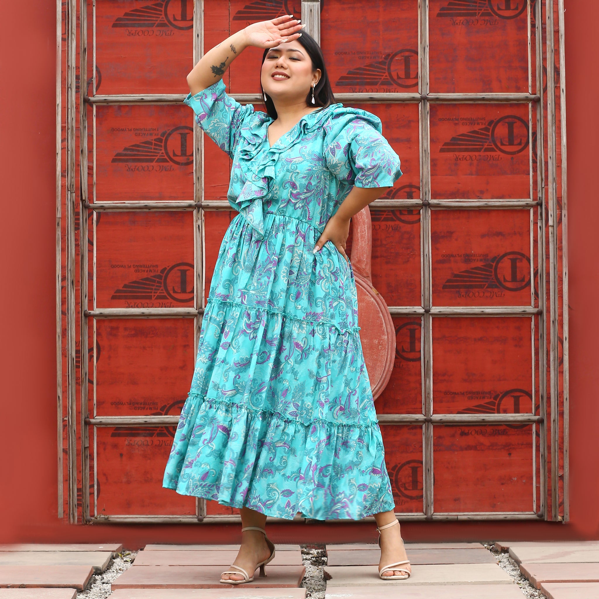 Darya Curve Blue Paisley Maxi Dress