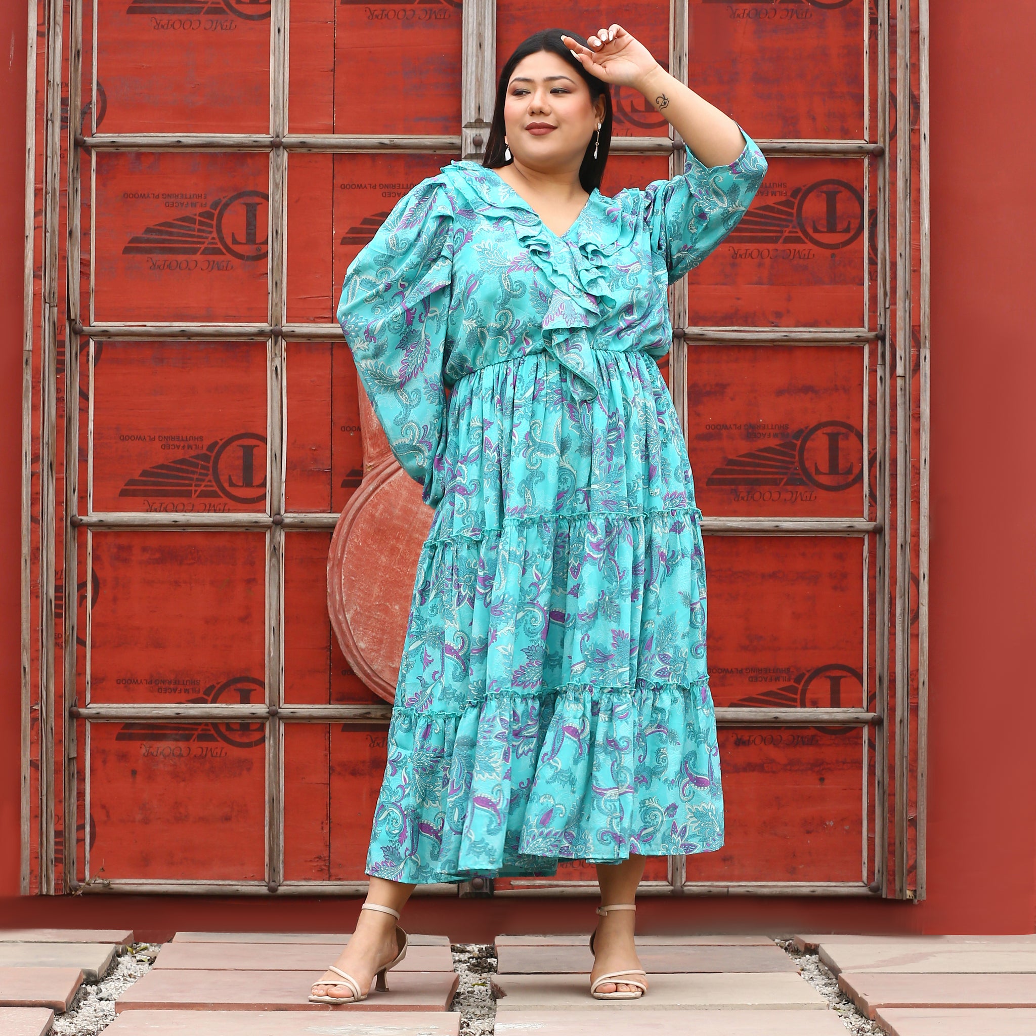 Darya Curve Blue Paisley Maxi Dress